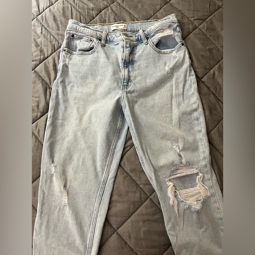 Abercrombie & Fitch Mom Jeans